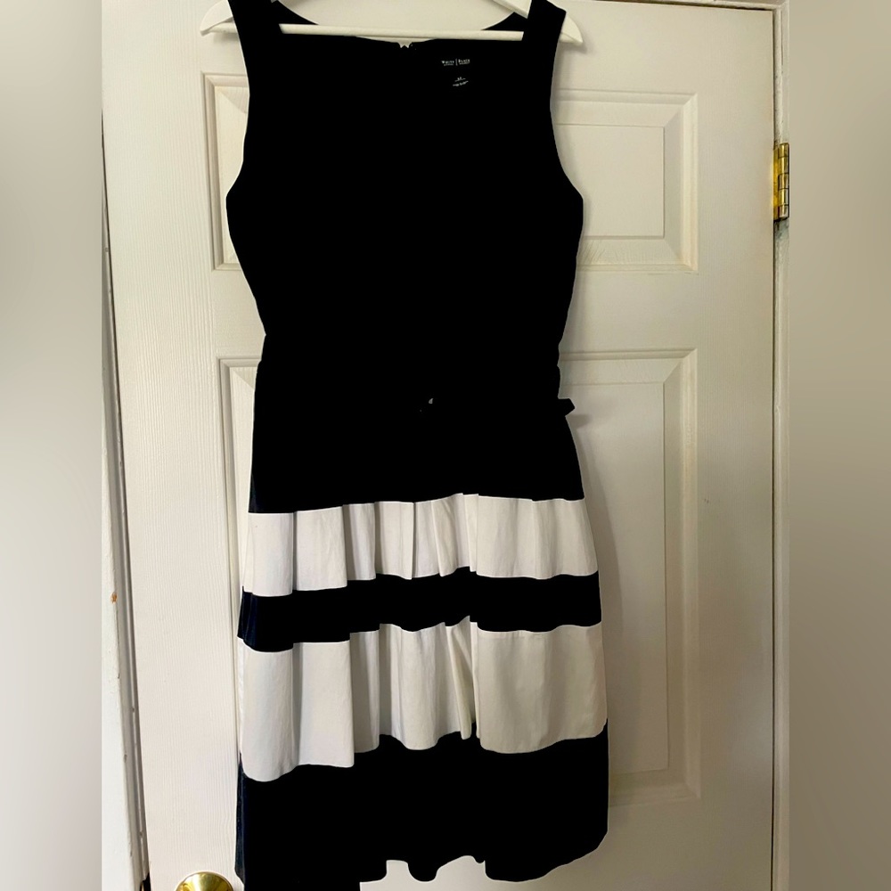 WHBM Sleeveless Black & White Belted Pleated Dress - Size 12